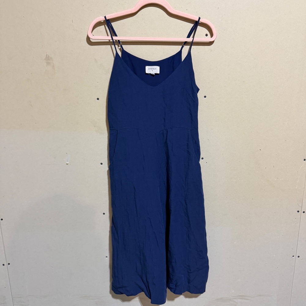 Everly Navy Blue V-Neck Wide Leg Jumpsuit Womens Small Spaghetti Strap Pockets